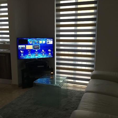 May Flower: Modern Flat Close To Airport/Bus Stops Tarxien Exteriör bild