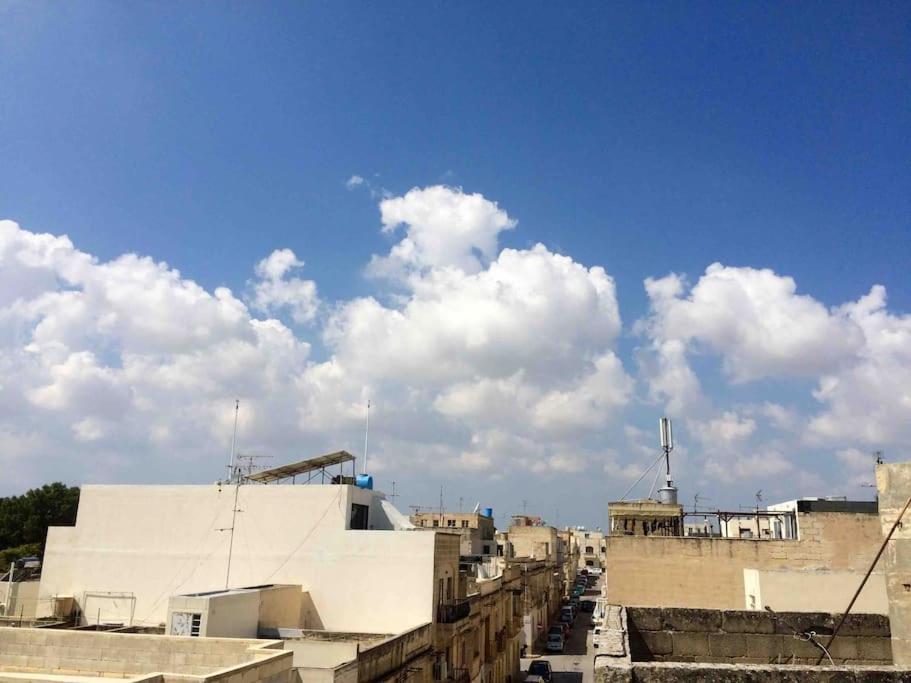 May Flower: Modern Flat Close To Airport/Bus Stops Tarxien Exteriör bild