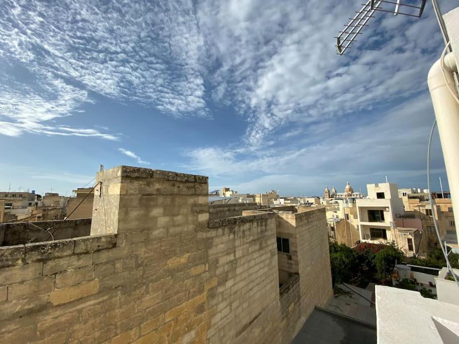 May Flower: Modern Flat Close To Airport/Bus Stops Tarxien Exteriör bild