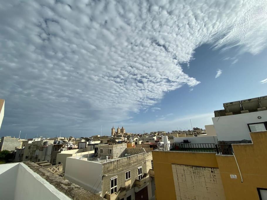 May Flower: Modern Flat Close To Airport/Bus Stops Tarxien Exteriör bild