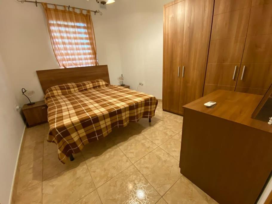 May Flower: Modern Flat Close To Airport/Bus Stops Tarxien Exteriör bild