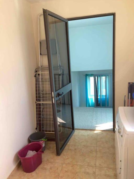 May Flower: Modern Flat Close To Airport/Bus Stops Tarxien Exteriör bild